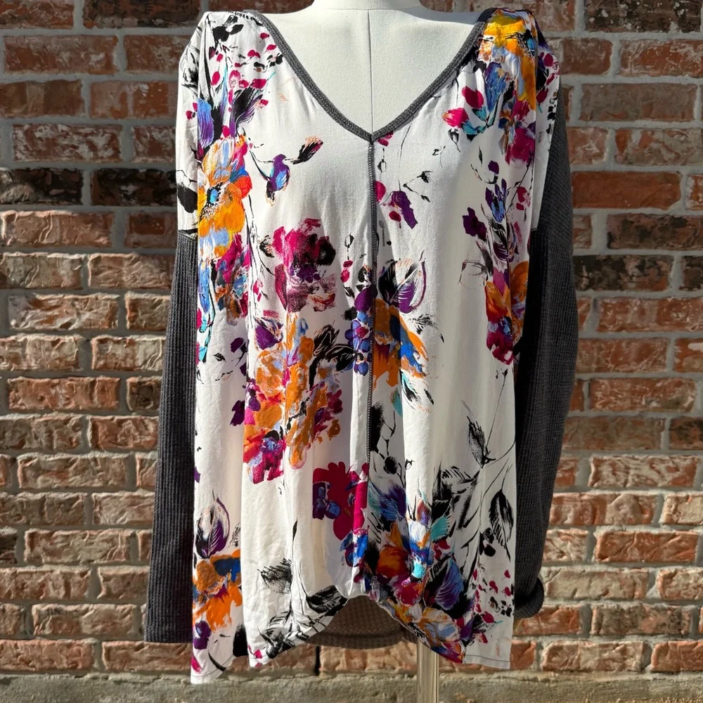Umgee Floral V-Neck Long Sleeve Waffle Knit Top / 2X / Excellent condition - Picture 1 of 9